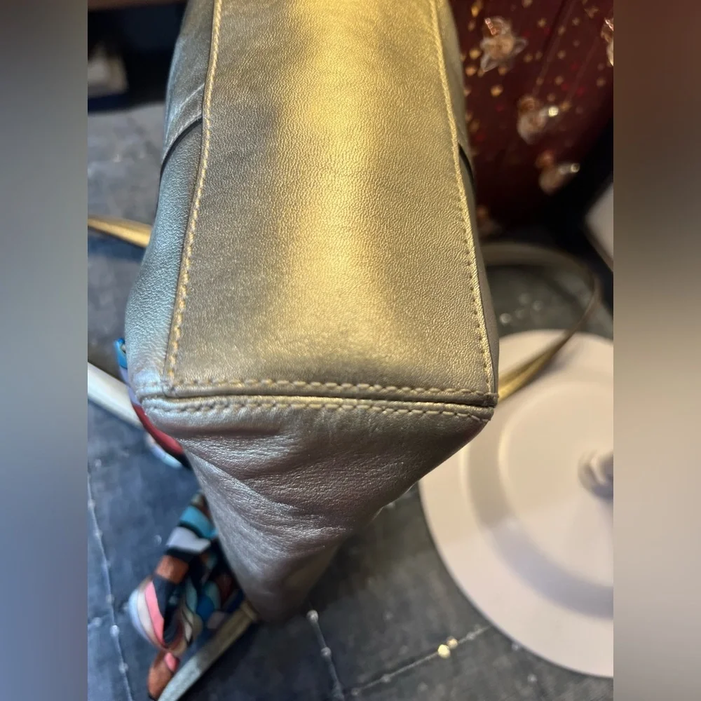 Coach 2008 Leah Gold Metallic Mini Tote Bag Creed J0868-42416 - Picture 9 of 16